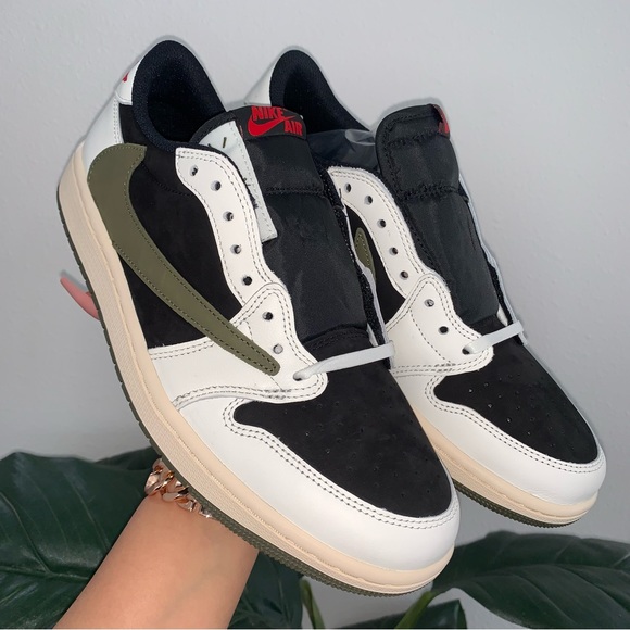 Jordan 1 low Travis Scott “Olive” Size 9.5 M - Picture 7 of 14